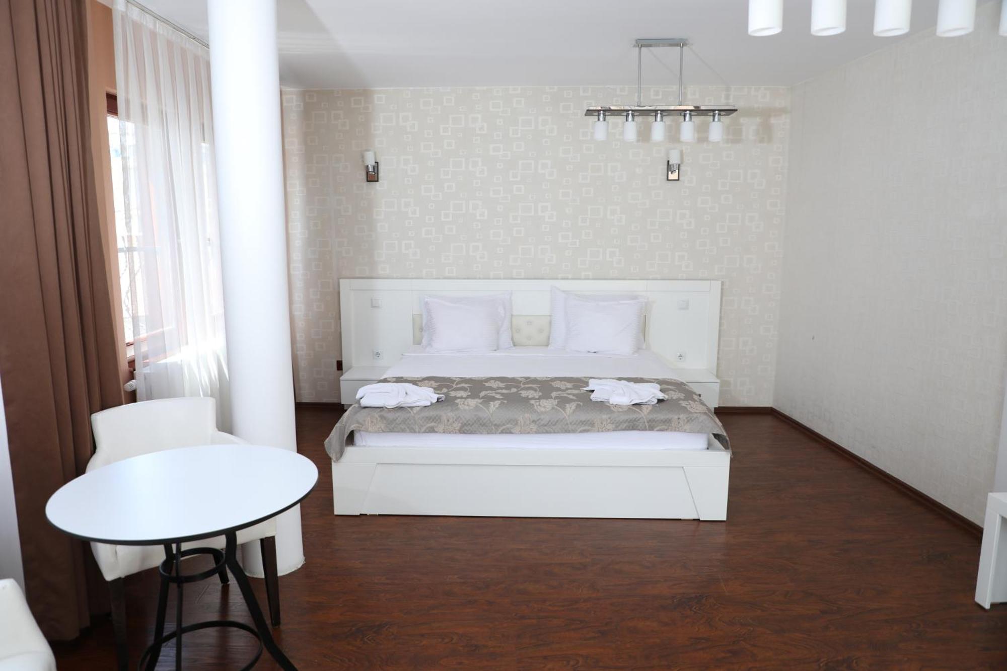 Bruti Hotel Prizren Buitenkant foto