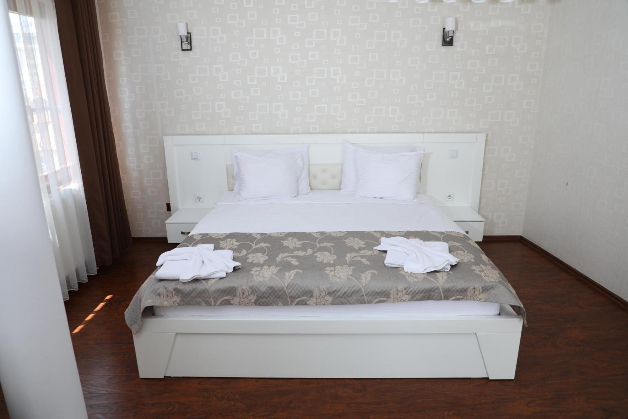 Bruti Hotel Prizren Buitenkant foto