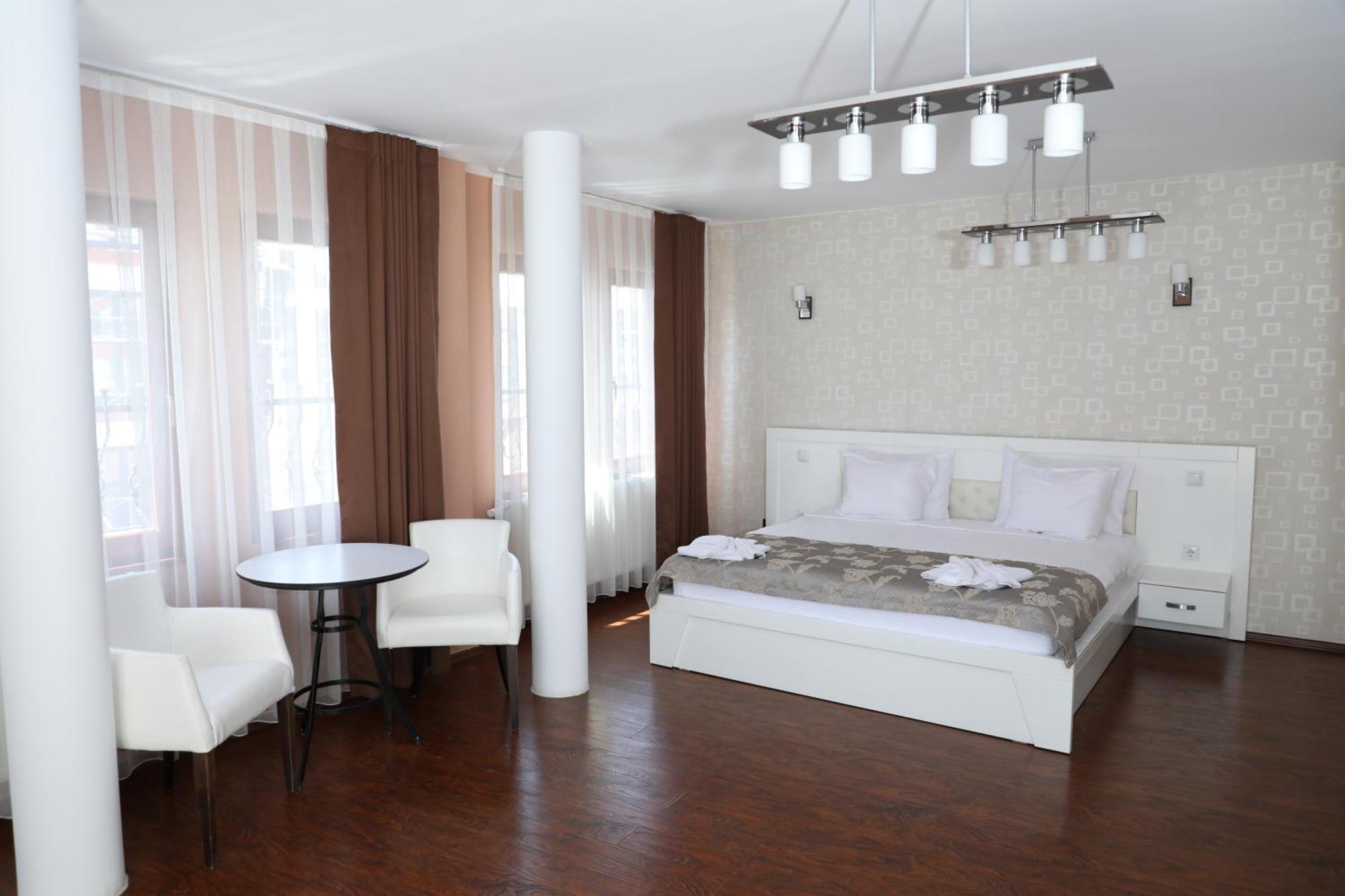 Bruti Hotel Prizren Buitenkant foto
