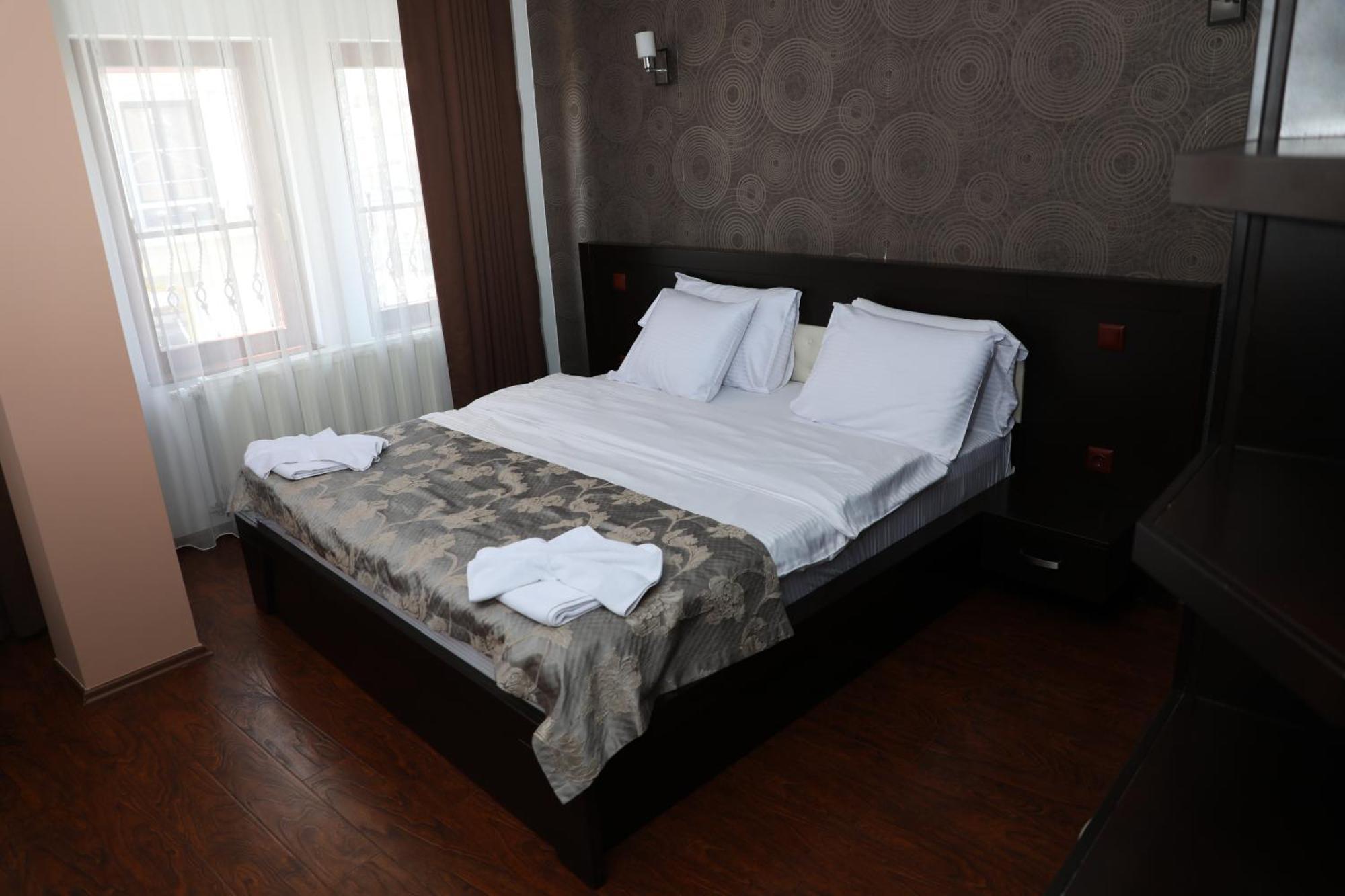 Bruti Hotel Prizren Buitenkant foto