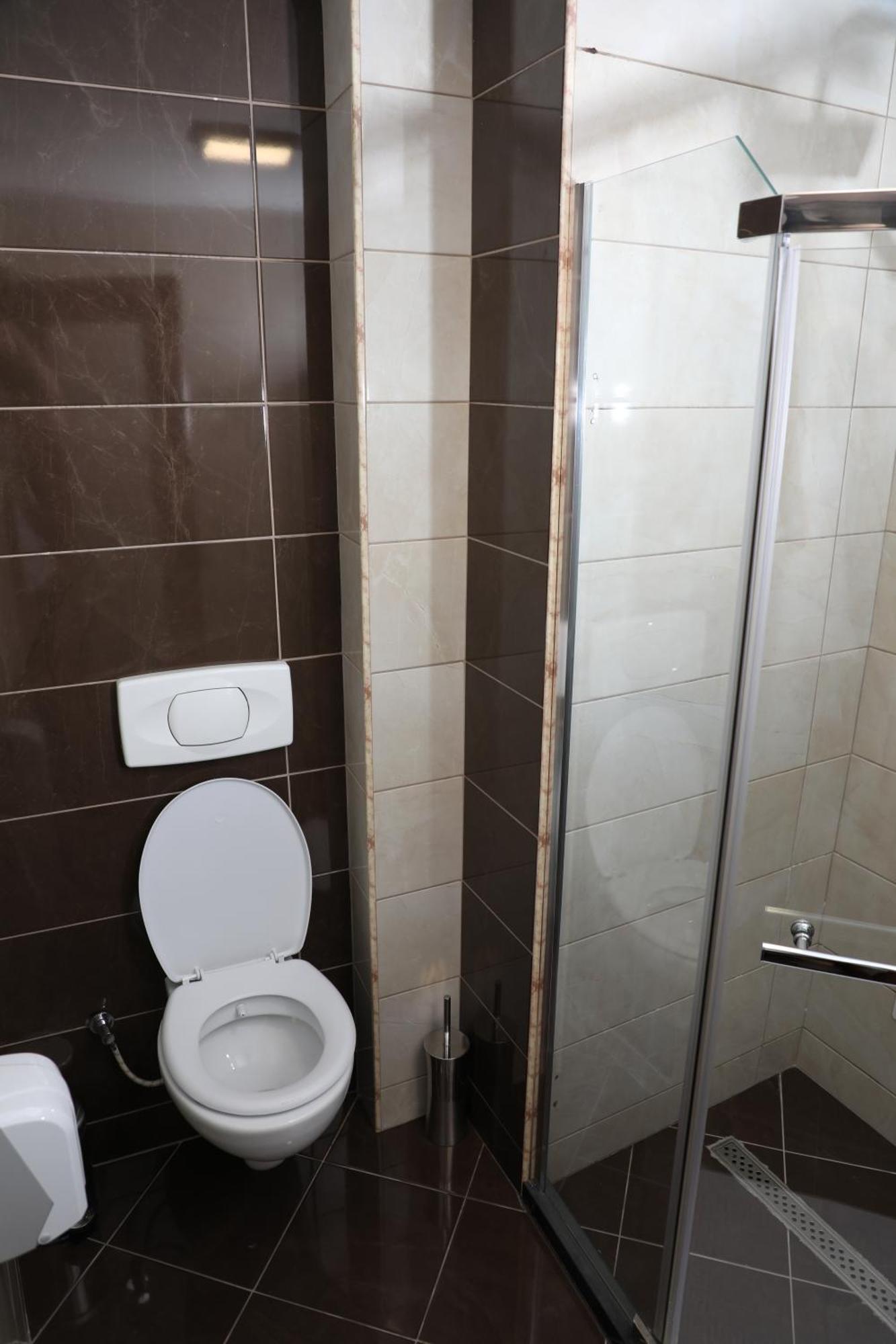 Bruti Hotel Prizren Buitenkant foto