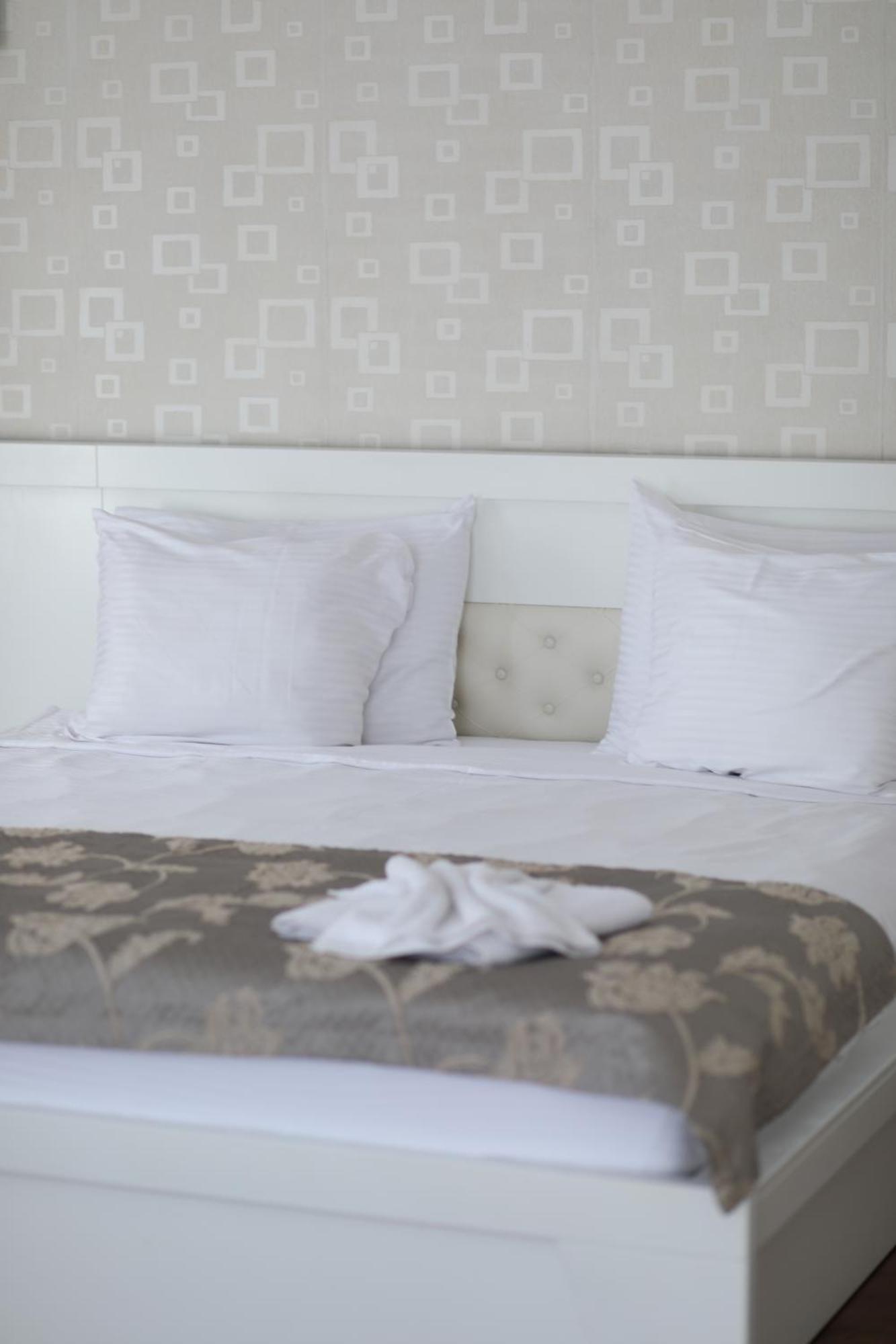 Bruti Hotel Prizren Buitenkant foto
