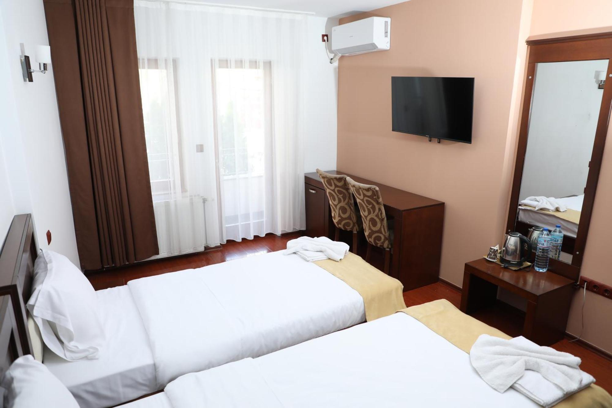 Bruti Hotel Prizren Buitenkant foto