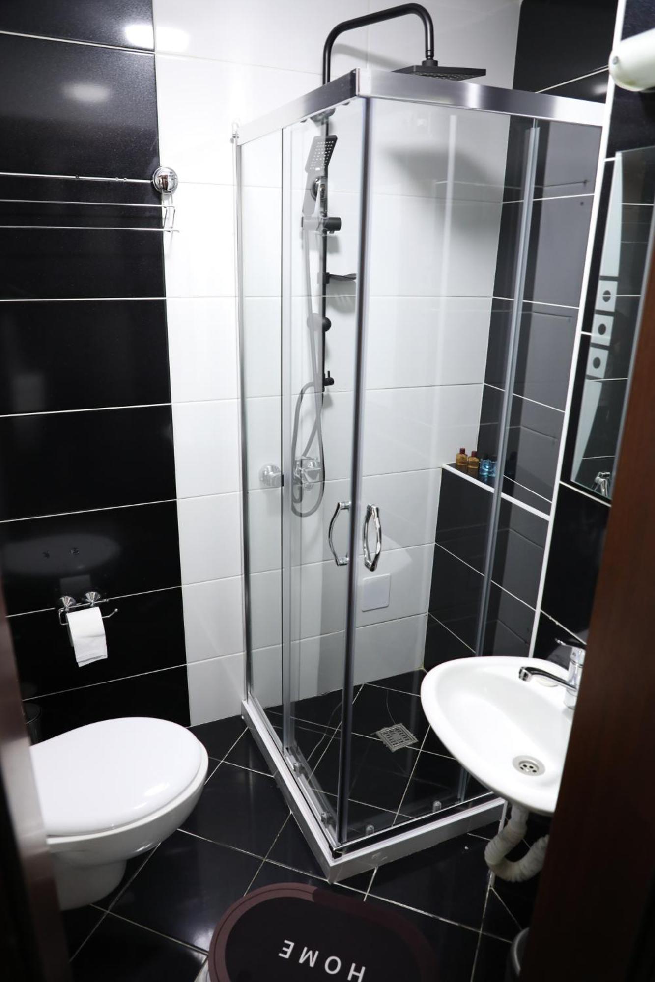 Bruti Hotel Prizren Buitenkant foto