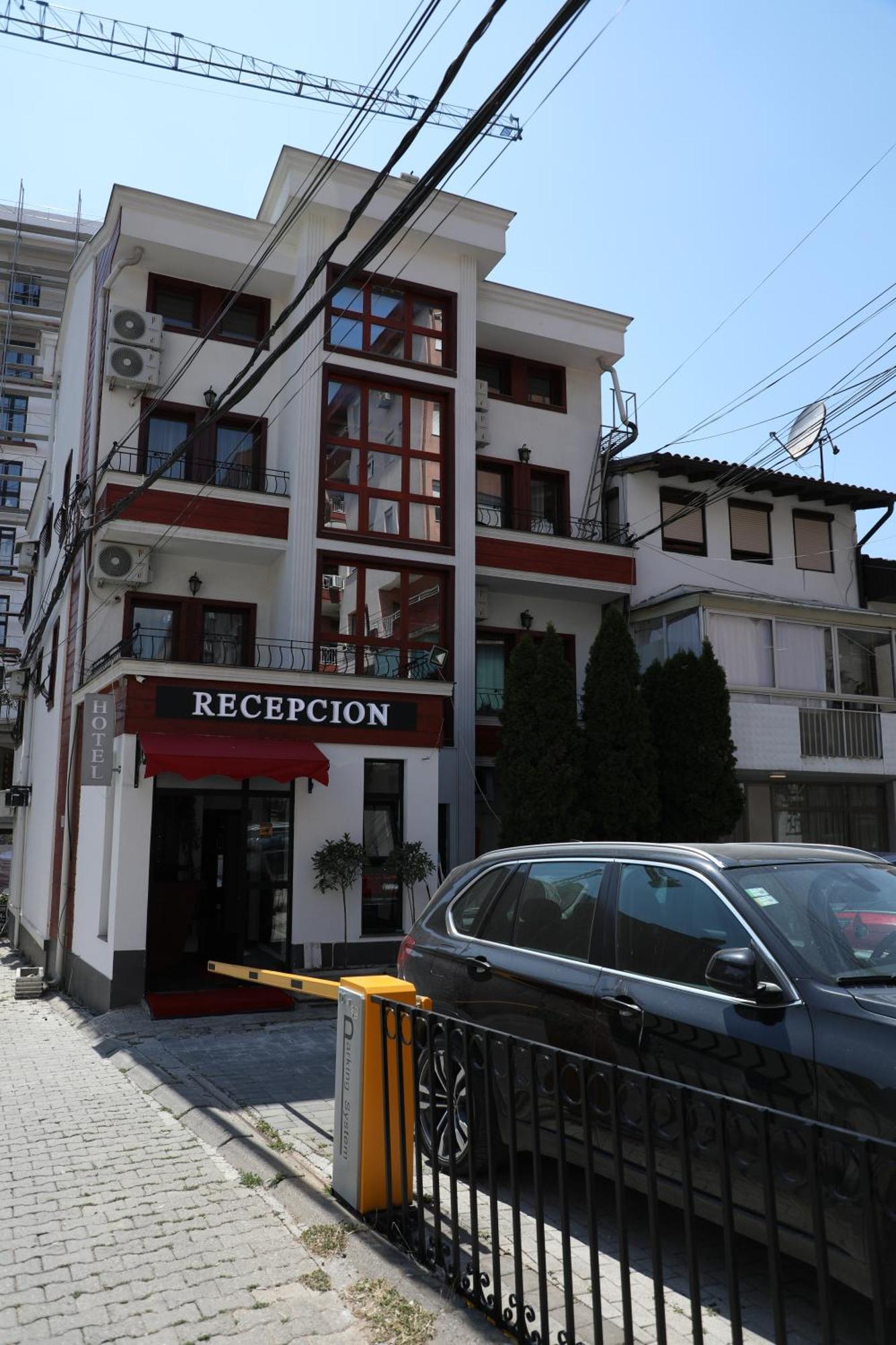 Bruti Hotel Prizren Buitenkant foto