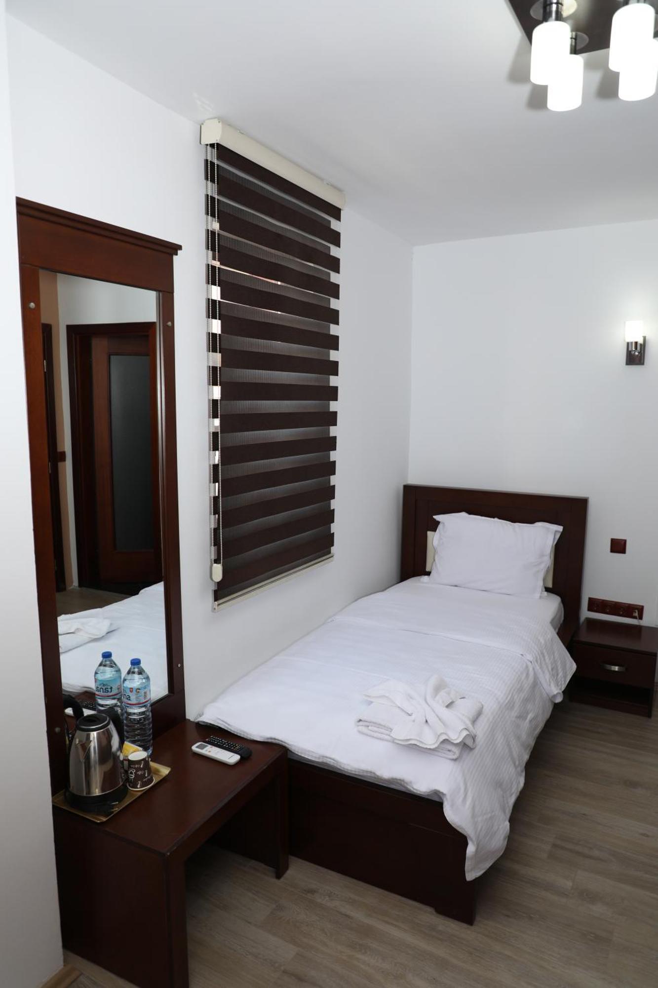 Bruti Hotel Prizren Buitenkant foto