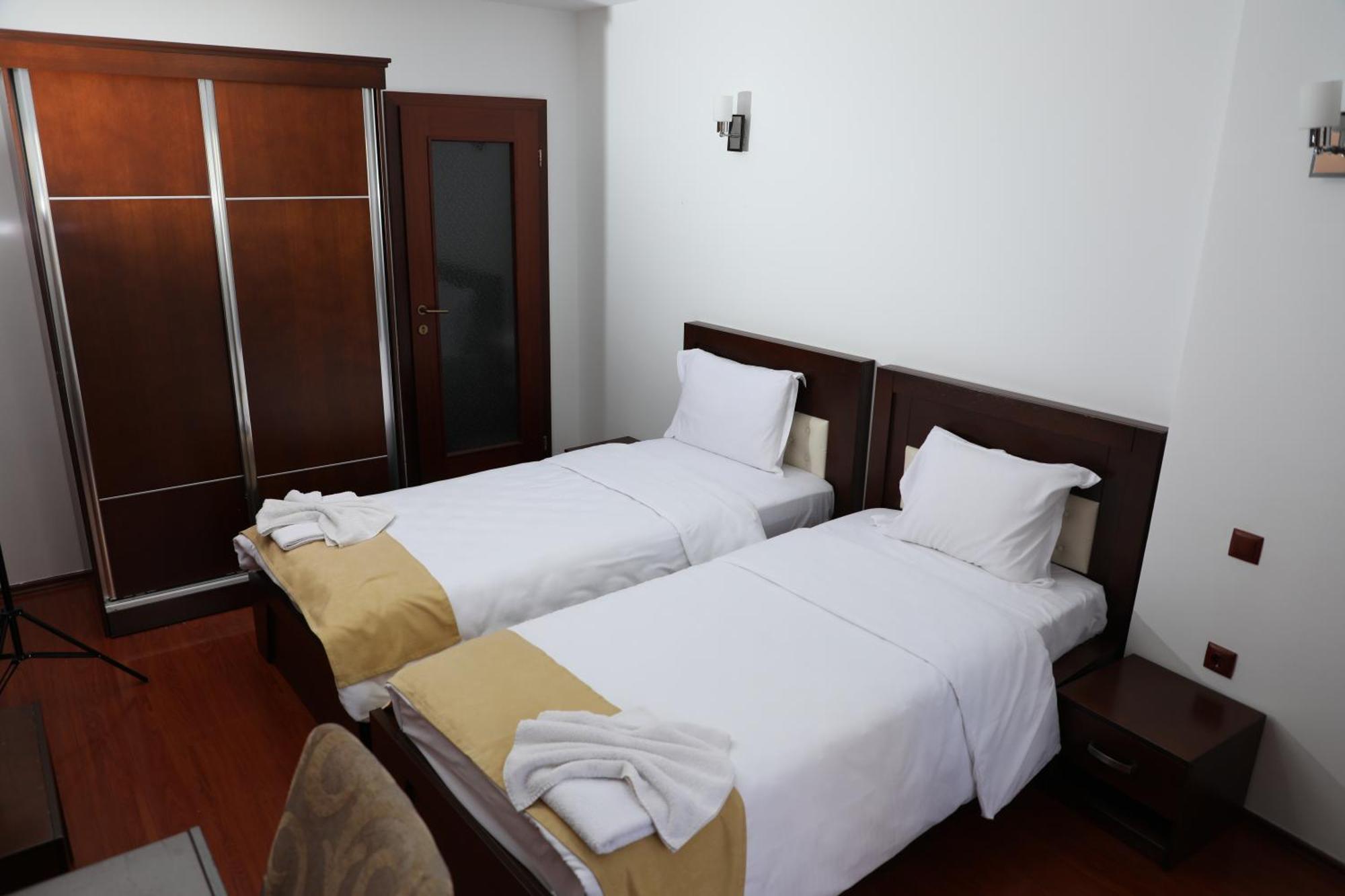 Bruti Hotel Prizren Buitenkant foto