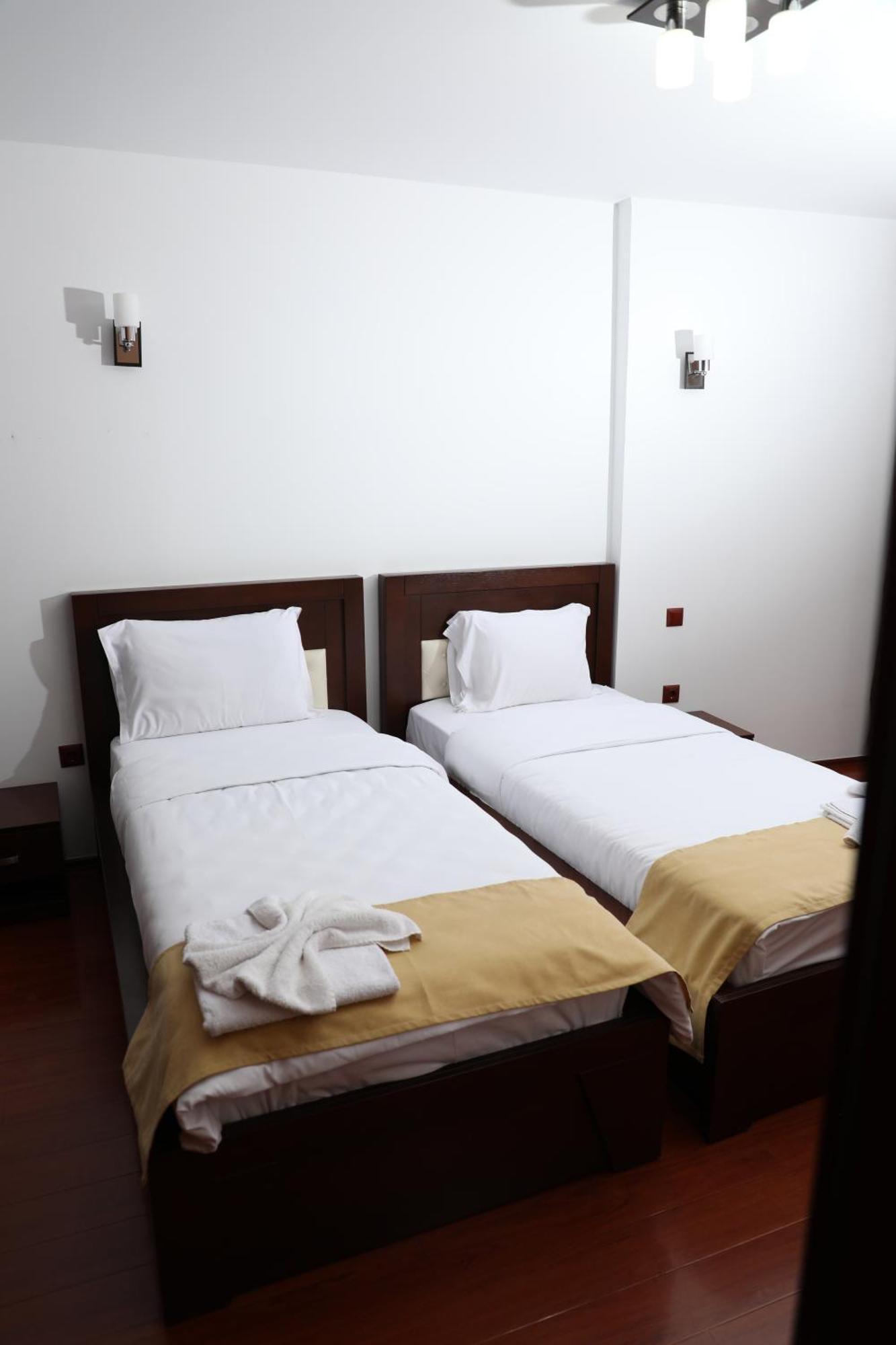 Bruti Hotel Prizren Buitenkant foto