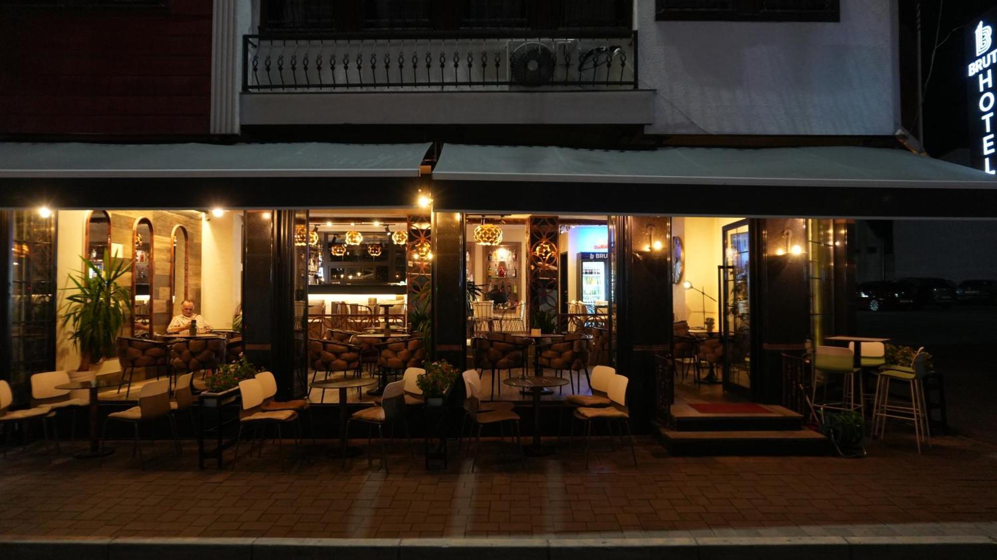 Bruti Hotel Prizren Buitenkant foto